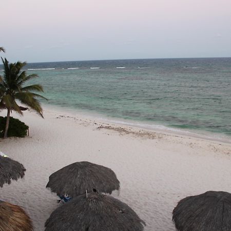 Aquatech Villas Derosa Resort Akumal Exterior photo