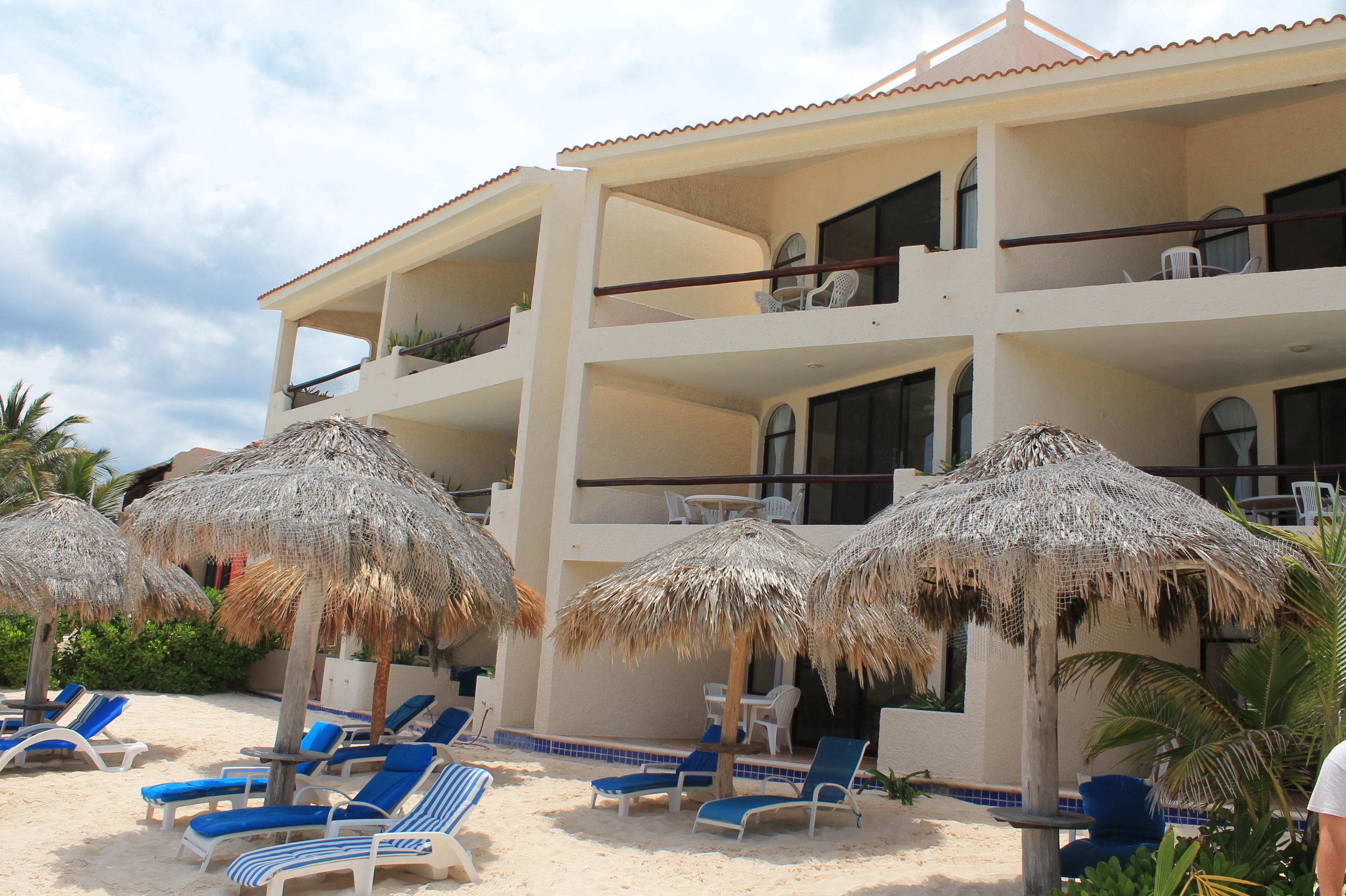 Aquatech Villas Derosa Resort Akumal Exterior photo