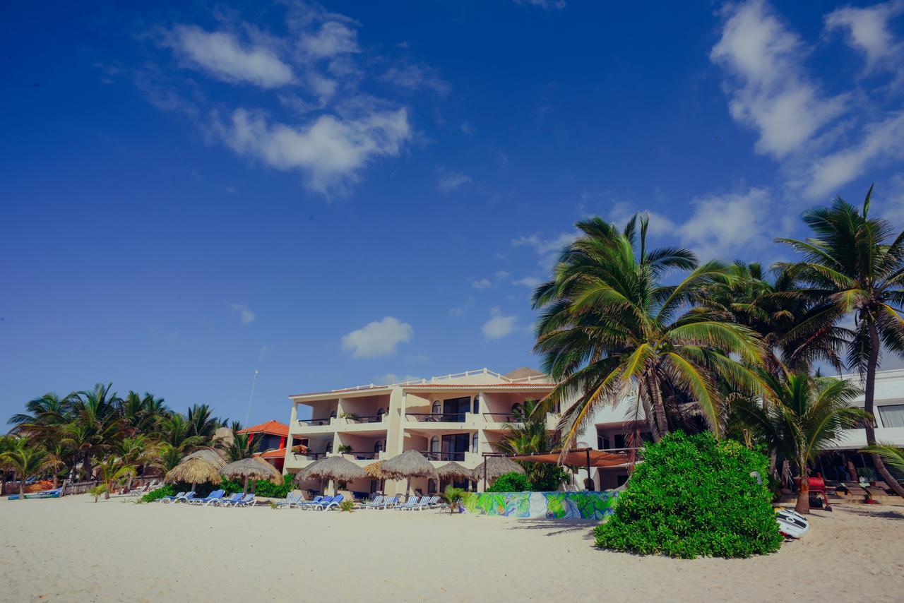 Aquatech Villas Derosa Resort Akumal Exterior photo