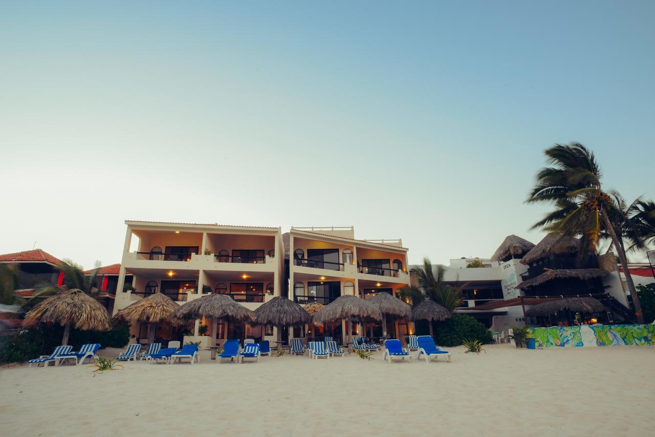 Aquatech Villas Derosa Resort Akumal Exterior photo