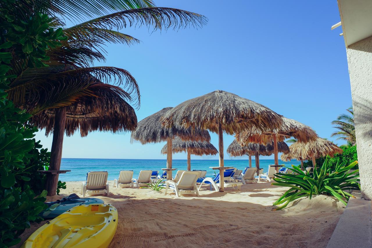 Aquatech Villas Derosa Resort Akumal Exterior photo